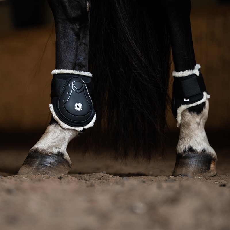Bakbeinsstryksokker Jump Off Fur Fairfield® Svart